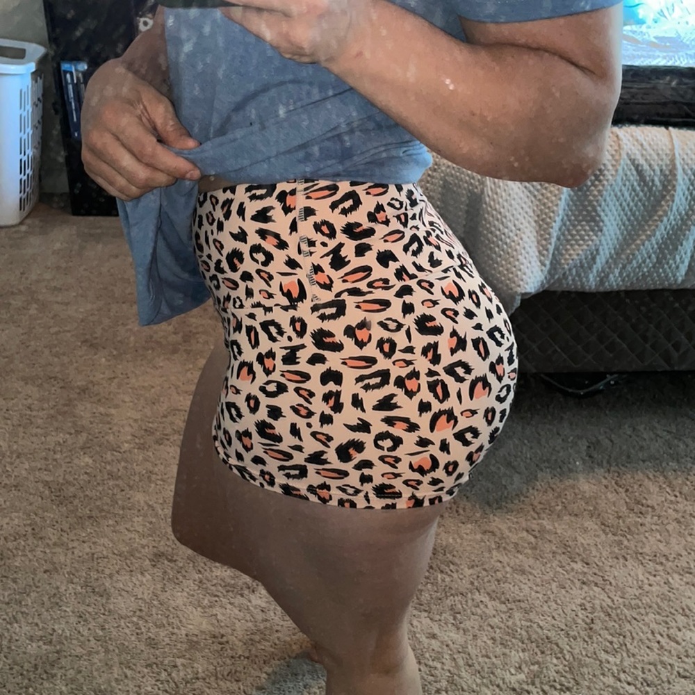 Pink cheetah, scrunch butt shorts